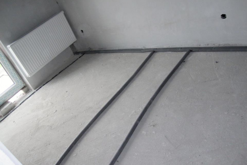 Kúrenie kombinované podlahové s radiátormy